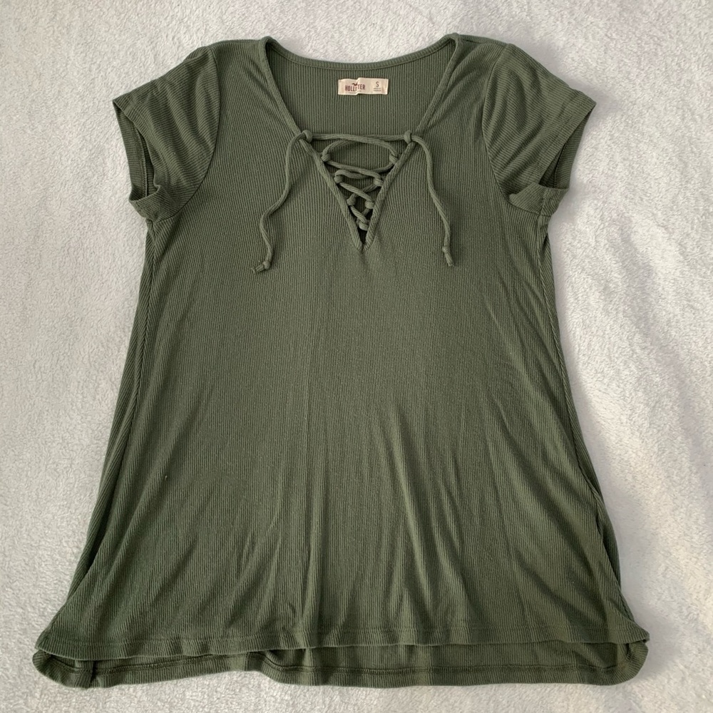 Hollister V-Neck T-shirt
